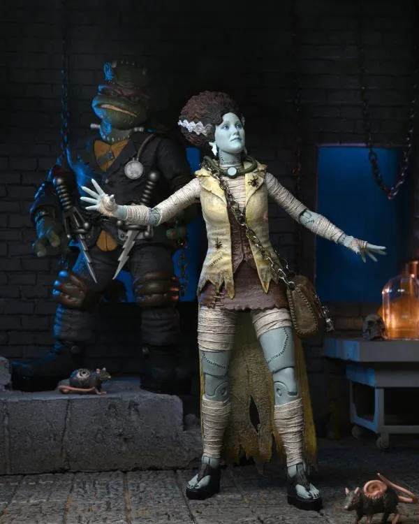 April O'Neil Bride Of Frankenstein Figure - Universal Monsters x Teenage Mutant Ninja Turtles