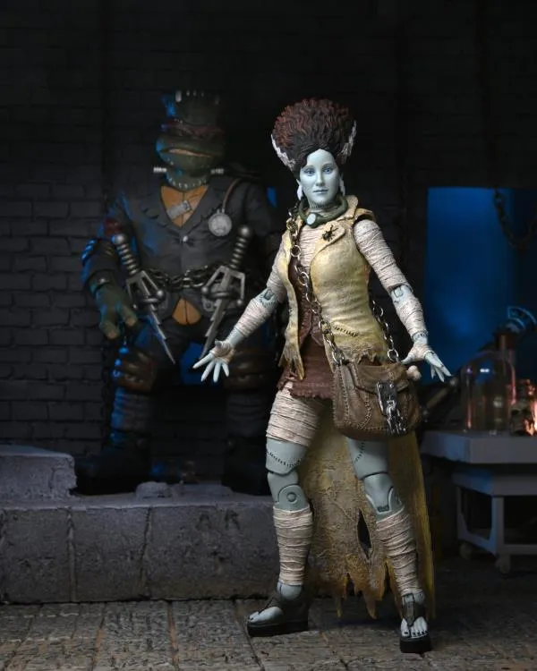 April O'Neil Bride Of Frankenstein Figure - Universal Monsters x Teenage Mutant Ninja Turtles