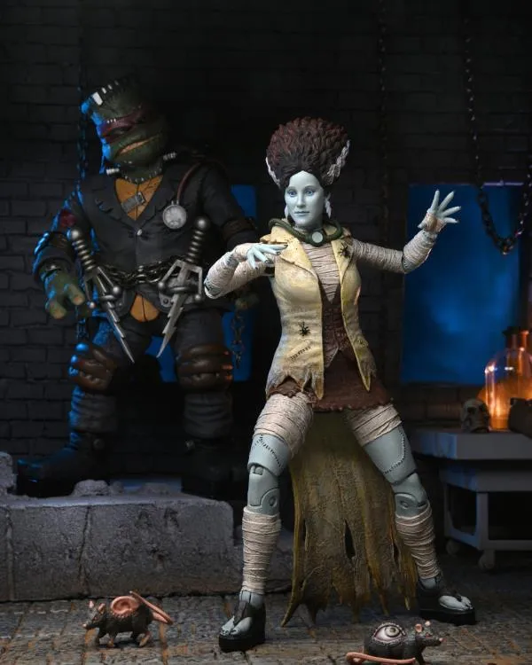 April O'Neil Bride Of Frankenstein Figure - Universal Monsters x Teenage Mutant Ninja Turtles