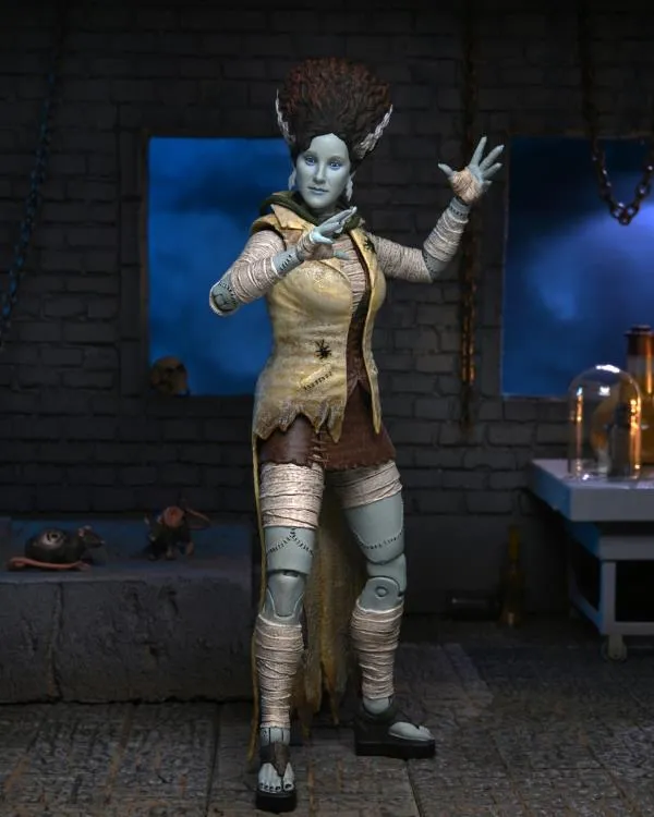 April O'Neil Bride Of Frankenstein Figure - Universal Monsters x Teenage Mutant Ninja Turtles
