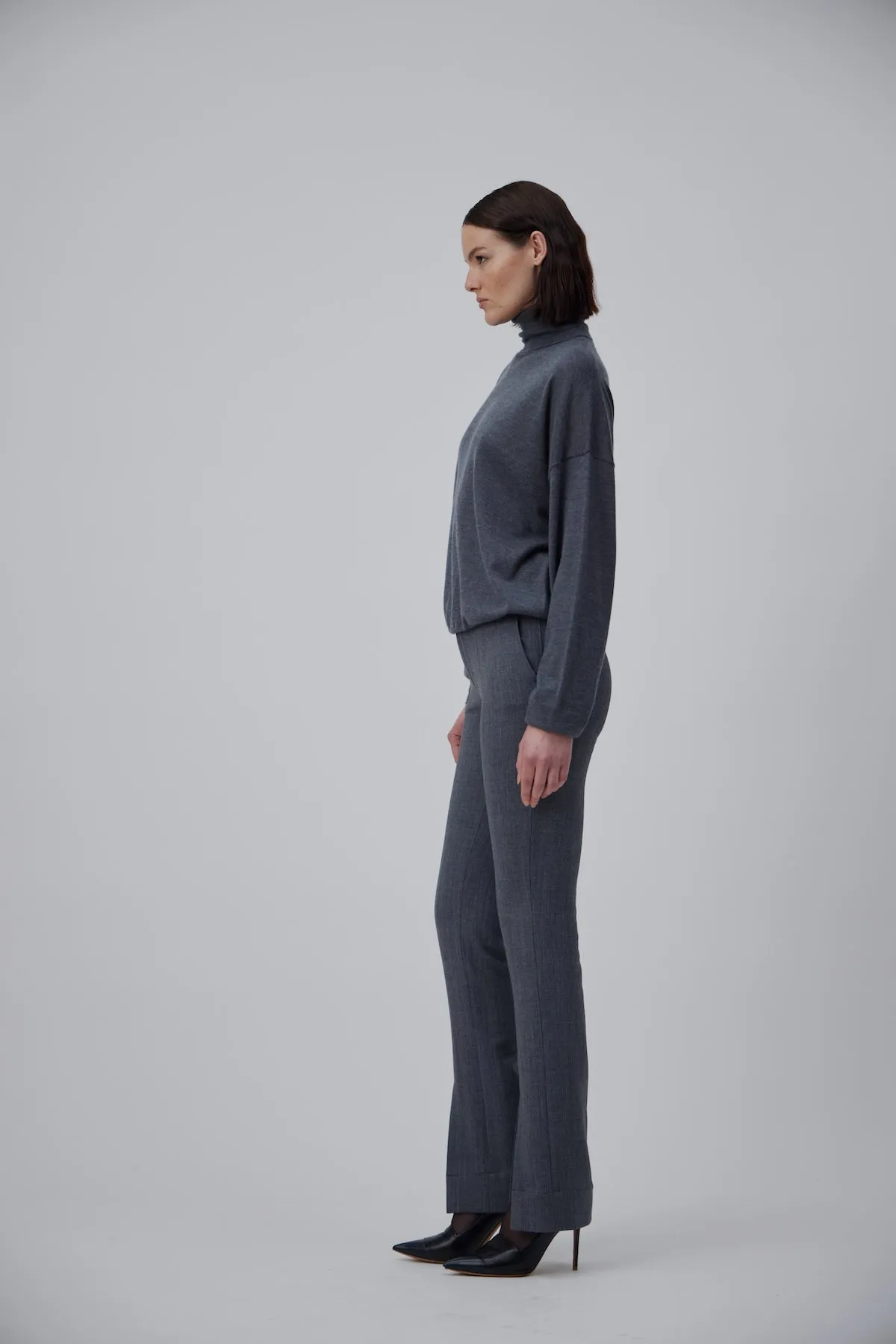 STRAIGHT HEIGHT WAISTED PANTS IN SPACE GREY